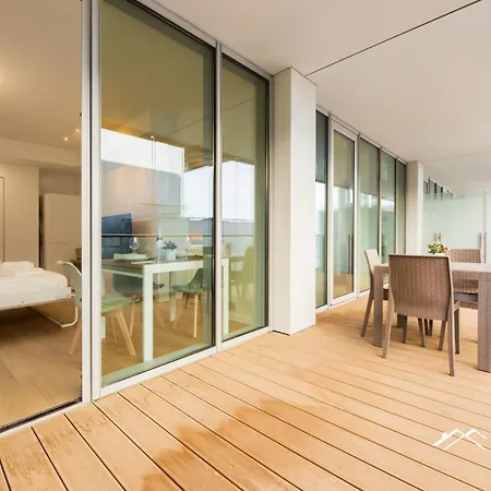 Waterfront Lux| Studio|a/c|parking|gym|wifi By Tilo Daire Cenova